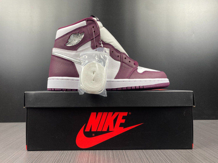 Air Jordan 1 High OG “Bordeaux” 555088-611