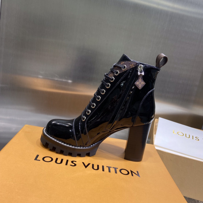 LOUS VUITO BROWN STAR TRAIL ANKLE BOOTS