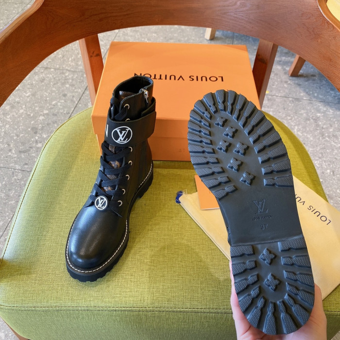 LOUS VUITO BOOTS