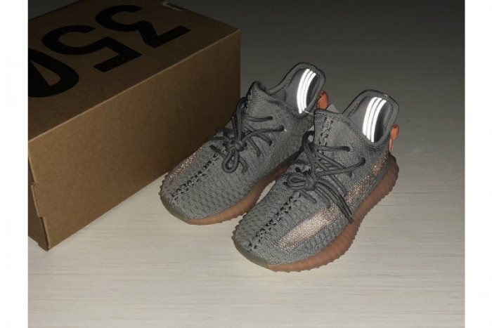 ADIDAS KIDS YEEZY 350 BOOST V2 “TRUE FORM” Kids-EG7492